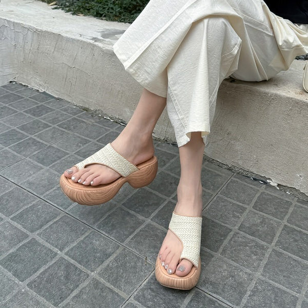 BOHEMIA CURVED PLATFORM SLIPPER SANDALS RAFFIA