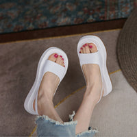 ROUND TOE FLAT PLATFORM SANDALS